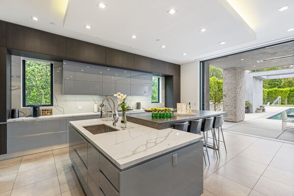 Maison, plusieurs lits, accès piscine, vue piscine (Vanalden) | Cuisine privée