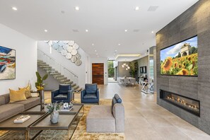 Maison, plusieurs lits, accès piscine, vue piscine (Vanalden) | Coin séjour