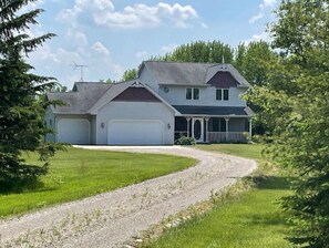 Exterior - Secluded Country Home on 6 Acres
(Oshkosh)