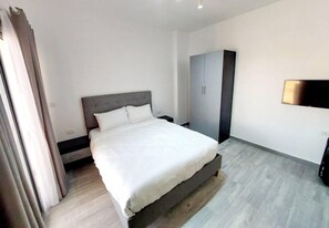 Studio, 1 Queen Bed with Sofa bed | Bed sheets - Imperial Resort Hurghada - Bedroom With Pool View (Hurghada)