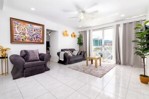 Smart TV - Apartment centrally located in New Kingston (Kingston)