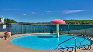 Piscine extérieure, piscine chauffée