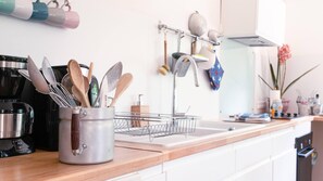 Micro-ondes, four, plaque de cuisson, lave-vaisselle