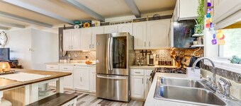 Charming St James Home Near Maramec Spring Park!