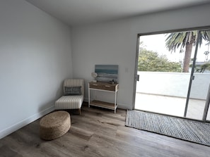 Interior - Cozy Apartment by the Beach (Ventura)