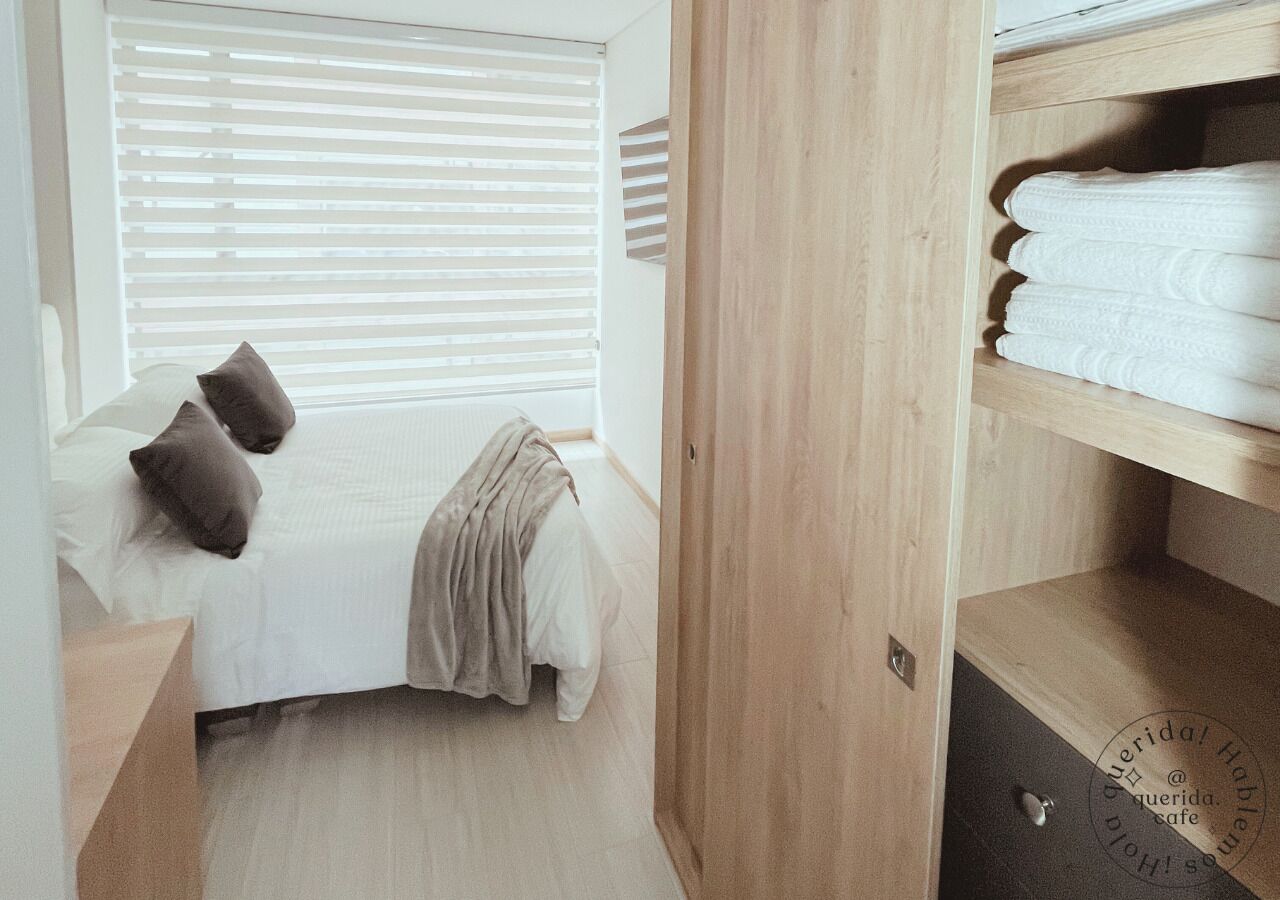 1 habitación, escritorio, tabla de planchar con plancha y wifi gratis 