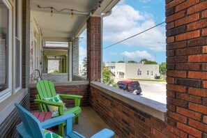 Terrace/patio - Historic Rowhome in Downtown-Little Italy (Omaha)