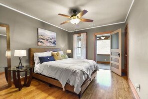 2 bedrooms, iron/ironing board, free WiFi, bed sheets