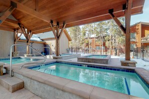 Piscina all'aperto, una piscina riscaldata