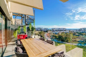 Outdoor dining - Exclusive, Quiet Urbanization Oasis 325 (AN)