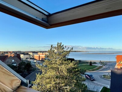 Maisonettewohnung mit Einem Gigantischen Blick Auf's Meer und den Amrumer Leuchtturm, das Erwartet Sie in der Ferienwohnung "brandung" in Wittdün auf Amrum!