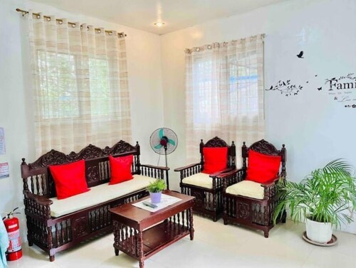 Whitehouse near SM Novaliches, Aircon/WiFi/Karaoke