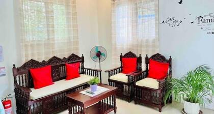 Whitehouse near SM Novaliches, Aircon/WiFi/Karaoke