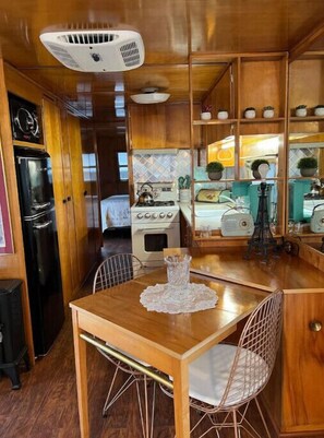 Dinning and kitchen area. 