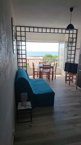 Studio Tout Équipé vue mer à 50m de la Plage