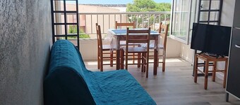 Studio Tout Équipé vue mer à 50m de la Plage