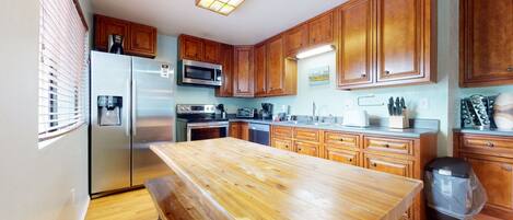 Fridge, microwave, oven, dishwasher