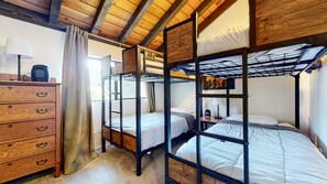 3 bedrooms, WiFi, bed sheets