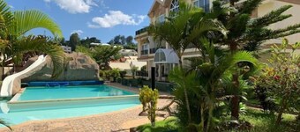 1 Bedroom Air-conditioned Apartment 70 m² - Kitchen and Terrace - Shared Pool