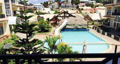 2-Bedroom Air-Conditioned Apartment 135m² - Kitchen and Terrace