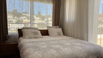 1 bedroom, iron/ironing board, free WiFi