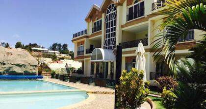 1 Bedroom Apartment with Air Conditioning 85 m² - Kitchen and Terrace