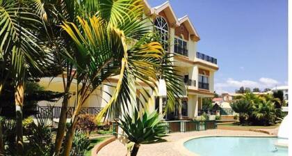 1 Bedroom Apartment with Air Conditioning 85 m² - Kitchen and Terrace