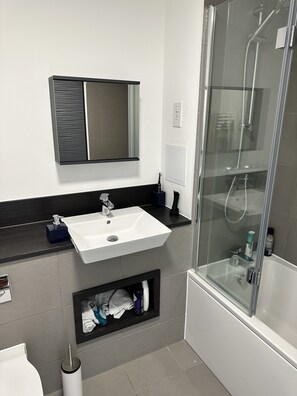 Towels, soap, toilet paper - Cozy Flat in East London close to central (London)