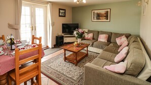Cottage | Living area - Otters Holt (South Molton)