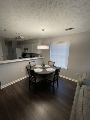 تناول الطعام