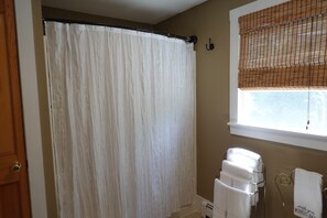 Towels, soap, shampoo, toilet paper