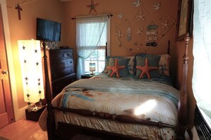 4 bedrooms, desk, iron/ironing board, free WiFi