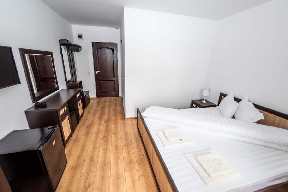 Chambre Double Standard | Literie hypoallergénique, bureau