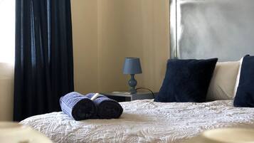 Individually furnished, iron/ironing board, free WiFi, bed sheets
