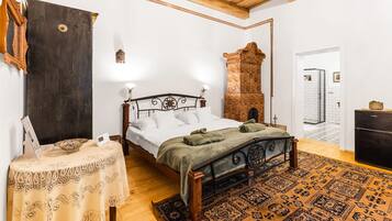 1 habitación, tabla de planchar con plancha, cuna de viaje y wifi