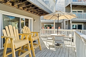 Outdoor dining - Cozy Dog-Friendly Cottage · Steps to Gulf Beach (Port St. Joe)