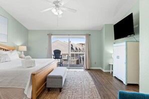 1 bedroom, iron/ironing board, WiFi, bed sheets - Little Pelican — Cozy Dog-Friendly Cottage · Steps to Gulf Beach · Sleeps 4 (Port St. Joe)