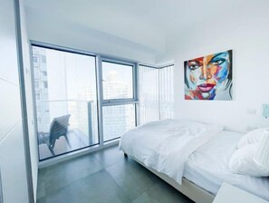 2 bedrooms, desk, iron/ironing board, travel crib - Midtown Tel Aviv Luxury Apartment (Tel Aviv-Jaffa)