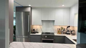 Oven, stovetop, dishwasher