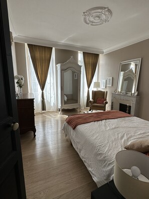 4 bedrooms, bed sheets - Maison de Maître en Plein Centre du Village (Bargemon)