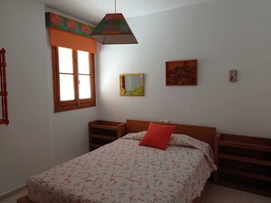 2 bedrooms, bed sheets