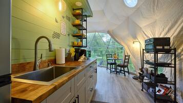 Frigorifero, microonde, forno, macchina per tè/caffè