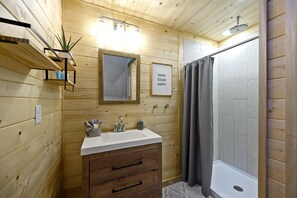 Douche, serviettes fournies