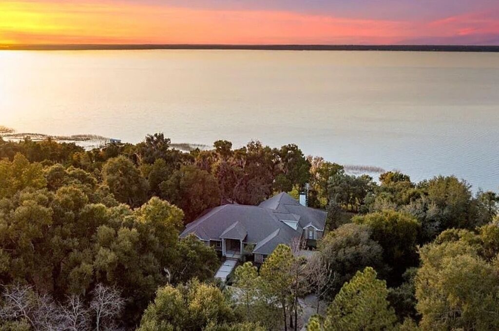 Lake Weir Luxury