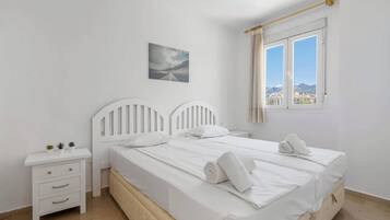 1 slaapkamer, een strijkplank/strijkijzer, gratis wifi, beddengoed