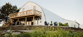 Molitor Milk Barn-Feathered Acres Learning Farm & Inn