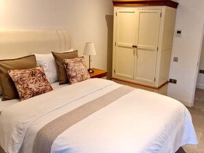 2 bedrooms, iron/ironing board, travel crib, free WiFi