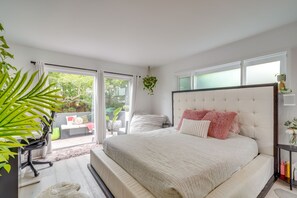 3 habitaciones, escritorio, tabla de planchar con plancha y internet 