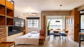 Apartemen | Area keluarga | TV layar datar