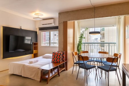 Apartment | Living area | Flat-screen TV